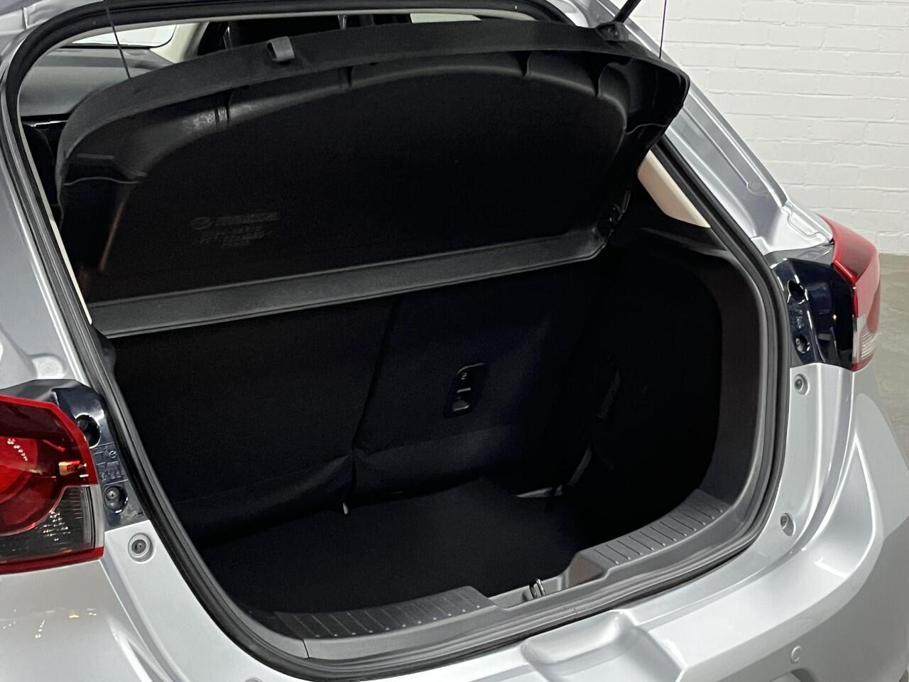 Mazda 2 1.5 SkyActiv-G 90 Automaat | Carplay | Stoelverwarming | Cruise-/Climate control | Navigatie |