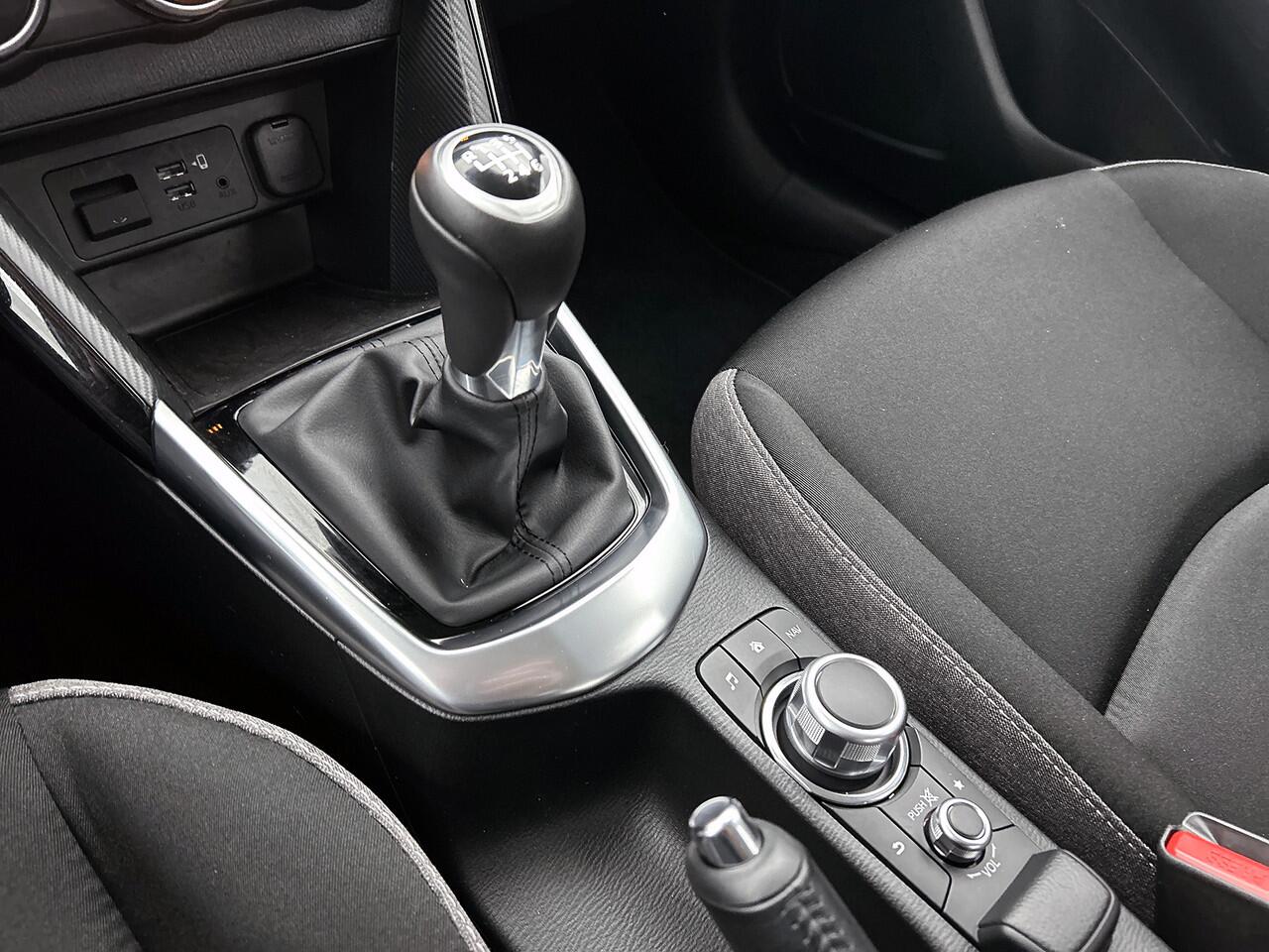 Mazda 2 1.5 e-SkyActiv-G 90 Centre-Line Stoelverwarming | Apple Carplay/Android Auto | Cruise control