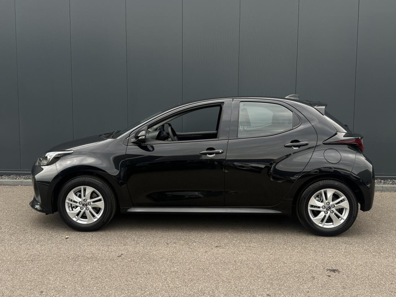Mazda 2 Hybrid 1.5 Hybrid Centre-line