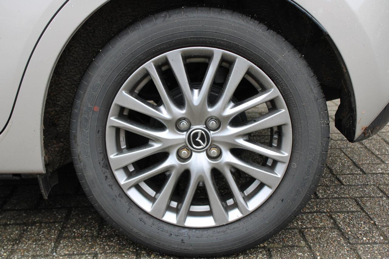 Mazda 2 1.5 Skyactiv-G Luxury + I- Activsense Pack, spoiler, navi, LMV 16 inch, Apple Car Play, camera