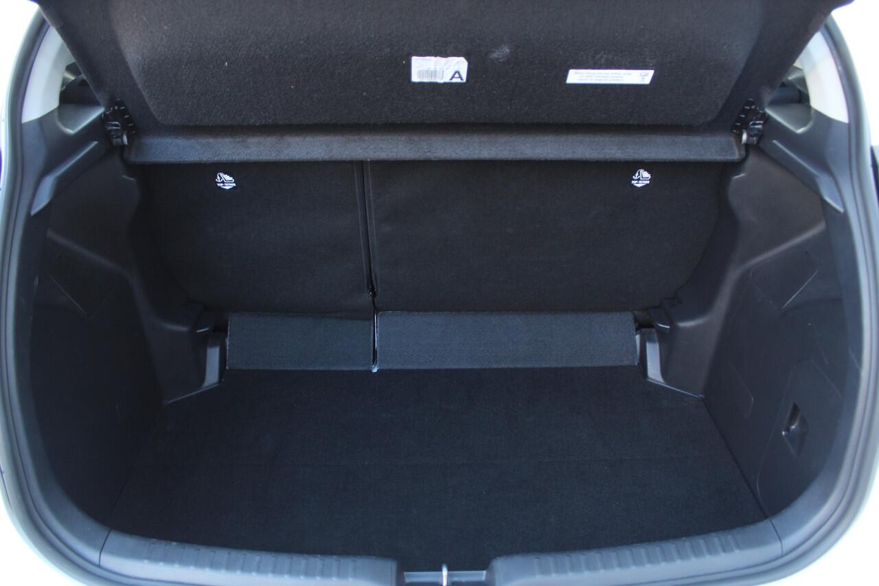 Mazda 2 Hybrid 1.5 Toyota Yaris l Stuur- en Stoelverwarming l Apple Carplay/ Android auto l Keyless l Automaat l Cruise control l VDL auto