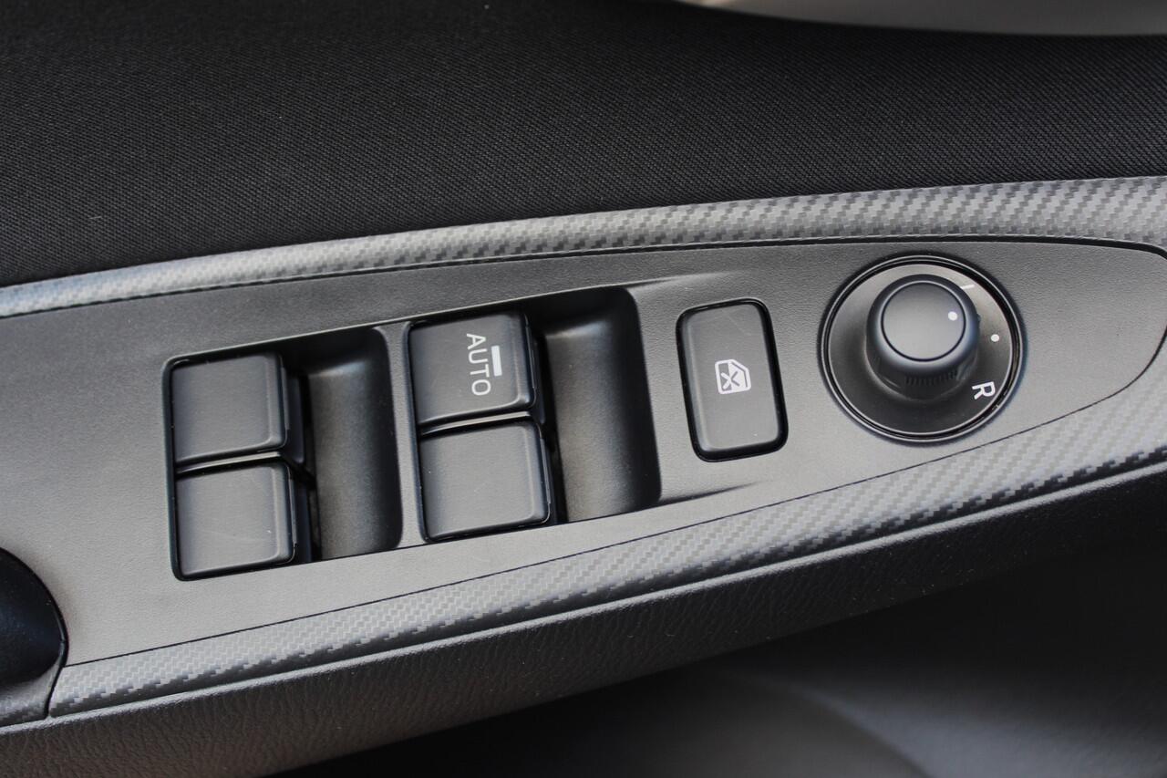 Mazda 2 1.5 SkyActiv-G 90 Homura - Stoel- stuurverwarming, Cruise, Achteruitrijcamera, Airco!