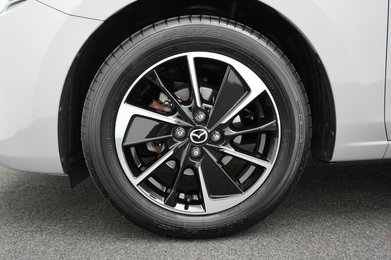 Mazda 2 1.5 e-SkyActiv-G Homura Aka met Driver Assistance pakket en dakspoiler : dealer onderhouden