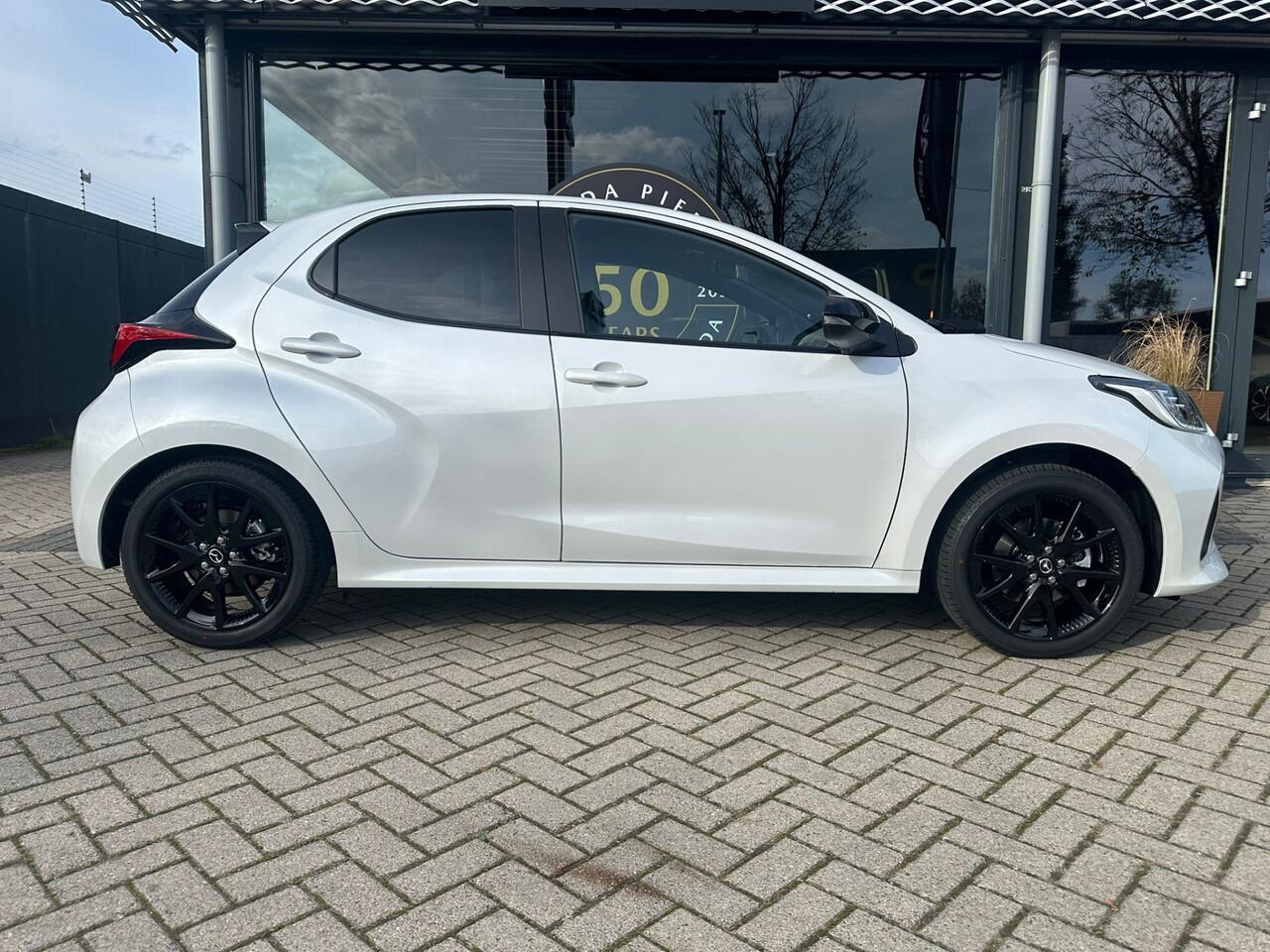 Mazda 2 Hybrid 1.5 Homura 116PK AUTOMAAT APPLE CARPLAY& ANDROID | CLIMA | ACHTERUITRIJCAMERA * ¤ 3000, - EXTRA INRUIL DEAL* WINTERPAKKET | 17 INCH LMV