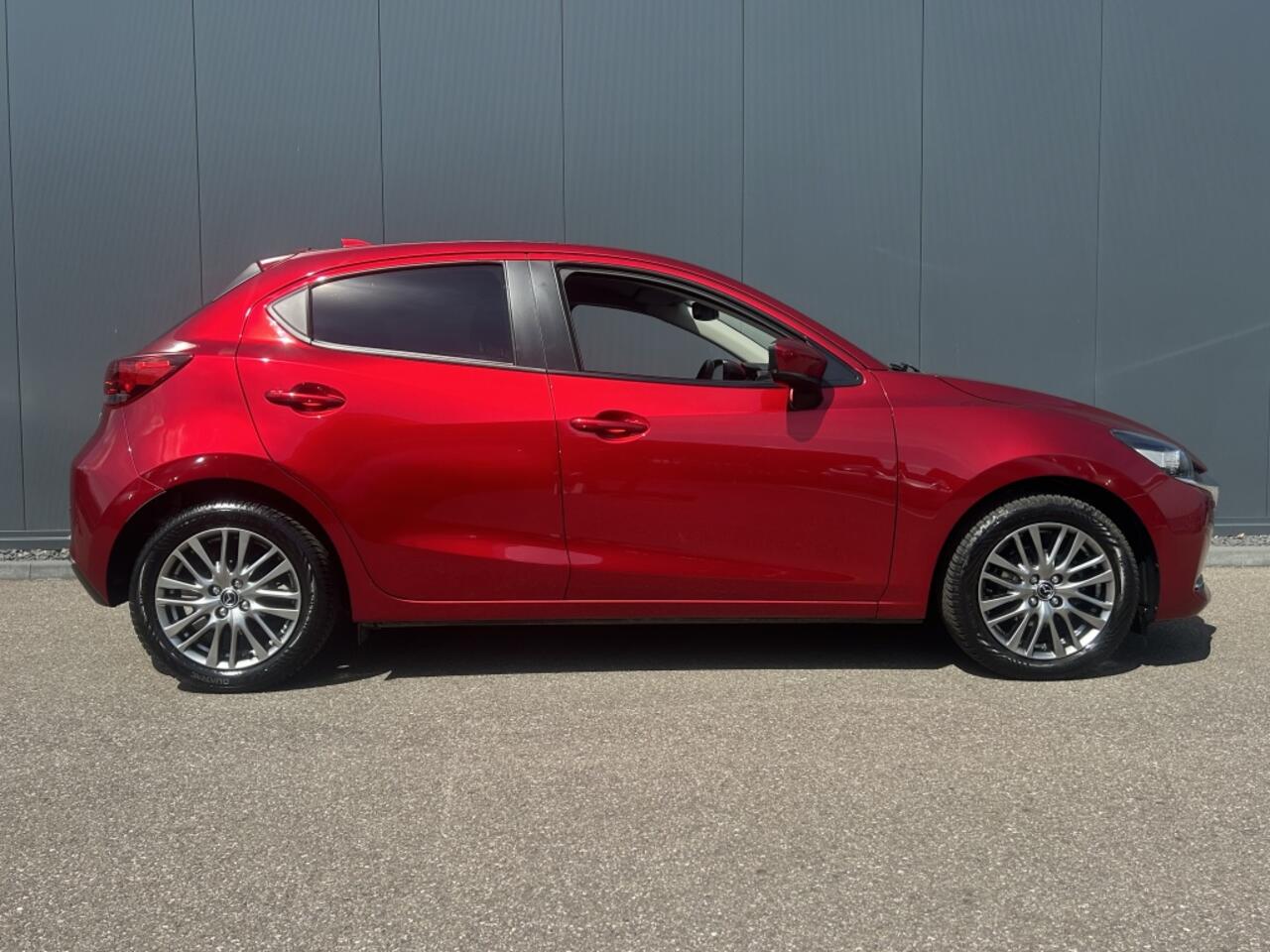 Mazda 2 1.5 Skyactiv-G Luxury / Trekhaak / Camera / Armsteun