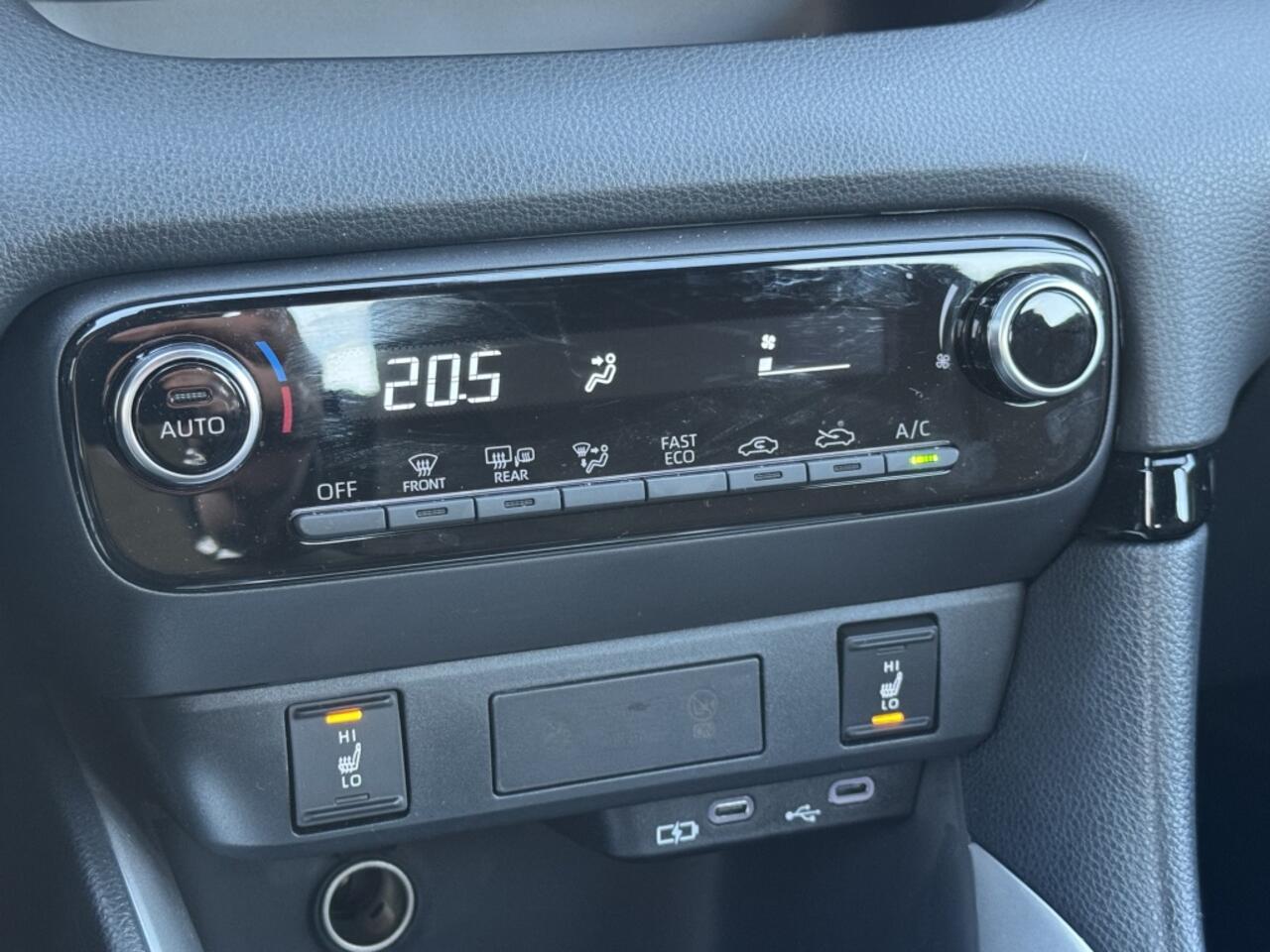 Mazda 2 Hybrid 1.5 Centre-line