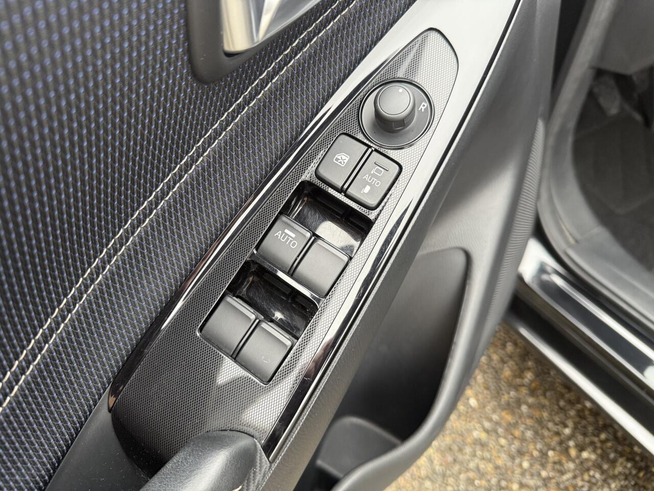 Mazda 2 1,5 Skyactive-G Luxury RIJK AAN OPTIE!