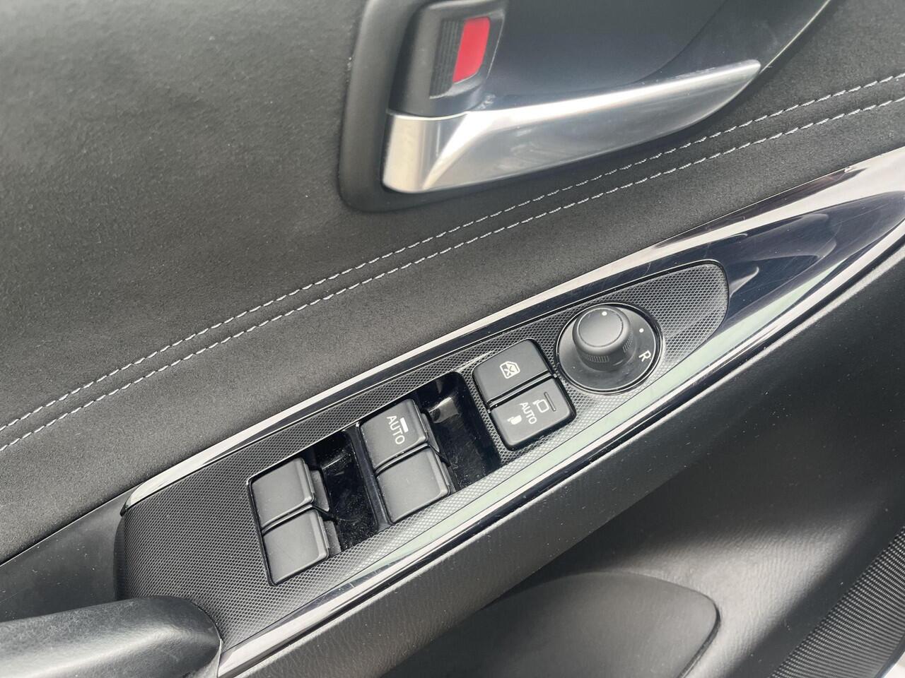 Mazda 2 1.5 Skyactiv-G Signature | Automaat | Leder | Camera |