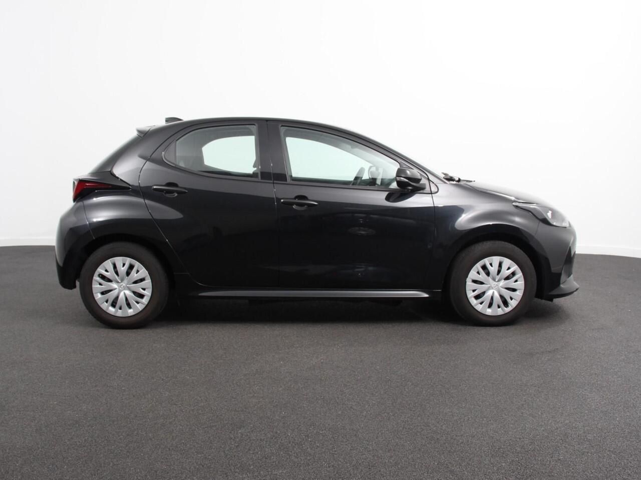 Mazda 2 Hybrid 1.5 Prime-line Airco Adaptieve cruise control Achteruitrijcamera Lane assist Radio Apple Carplay/ Android auto