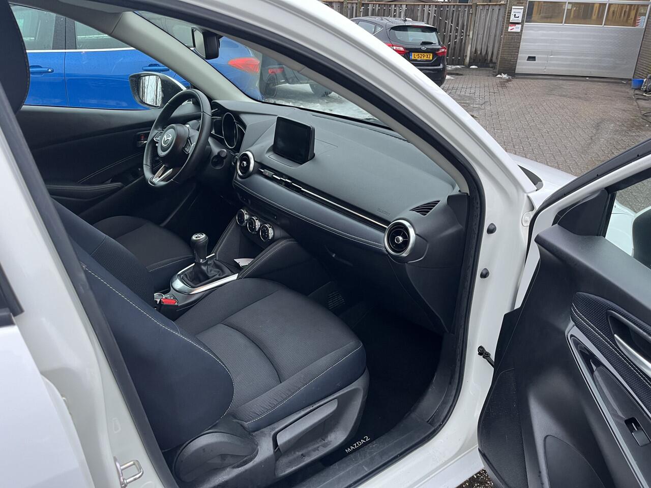 Mazda 2 1.5 Skyactiv-G Luxury CARPLAY CLIMA STOELVERWARMING