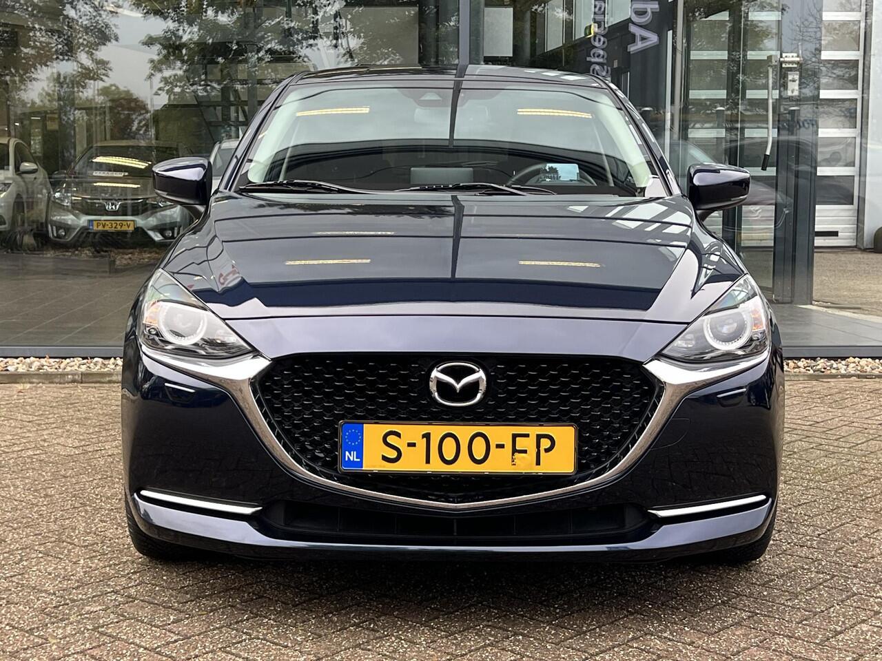 Mazda 2 1.5 Skyactiv-G Luxury | ACHTERUITRIJCAMERA | STOEL-EN STUURVERWARMING | LM VELGEN | CARPLAY | NAVIGATIE