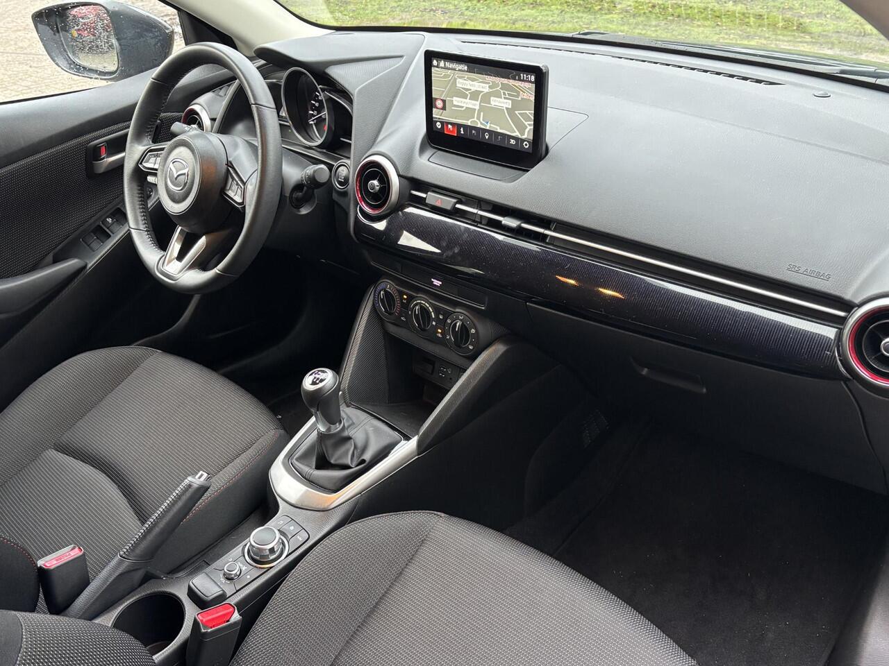 Mazda 2 1.5 Skyactiv-G Sportive 1e Eig., Dealer Ondh., Airco, Apple Carplay/ Android Auto, Cruise Controle, Navigatie, A.Rij-Camera, Lichtmetaal met All-Seasons banden.