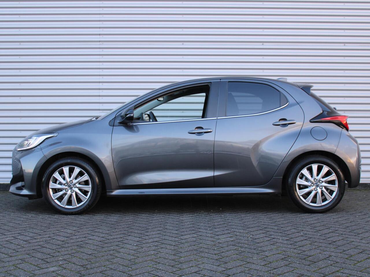Mazda 2 Hybrid 1.5 Select | 16" LM | Stoel- & stuurverwarming | HUD | Camera | Dodehoek sensor | Clima | Apple Carplay/Android Auto |