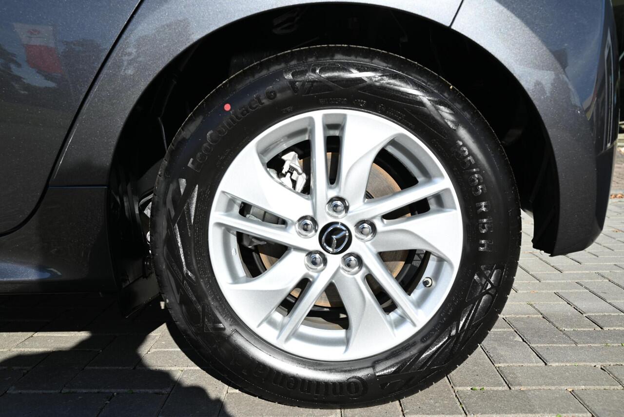 Mazda 2 Hybrid 1.5 Centre-line