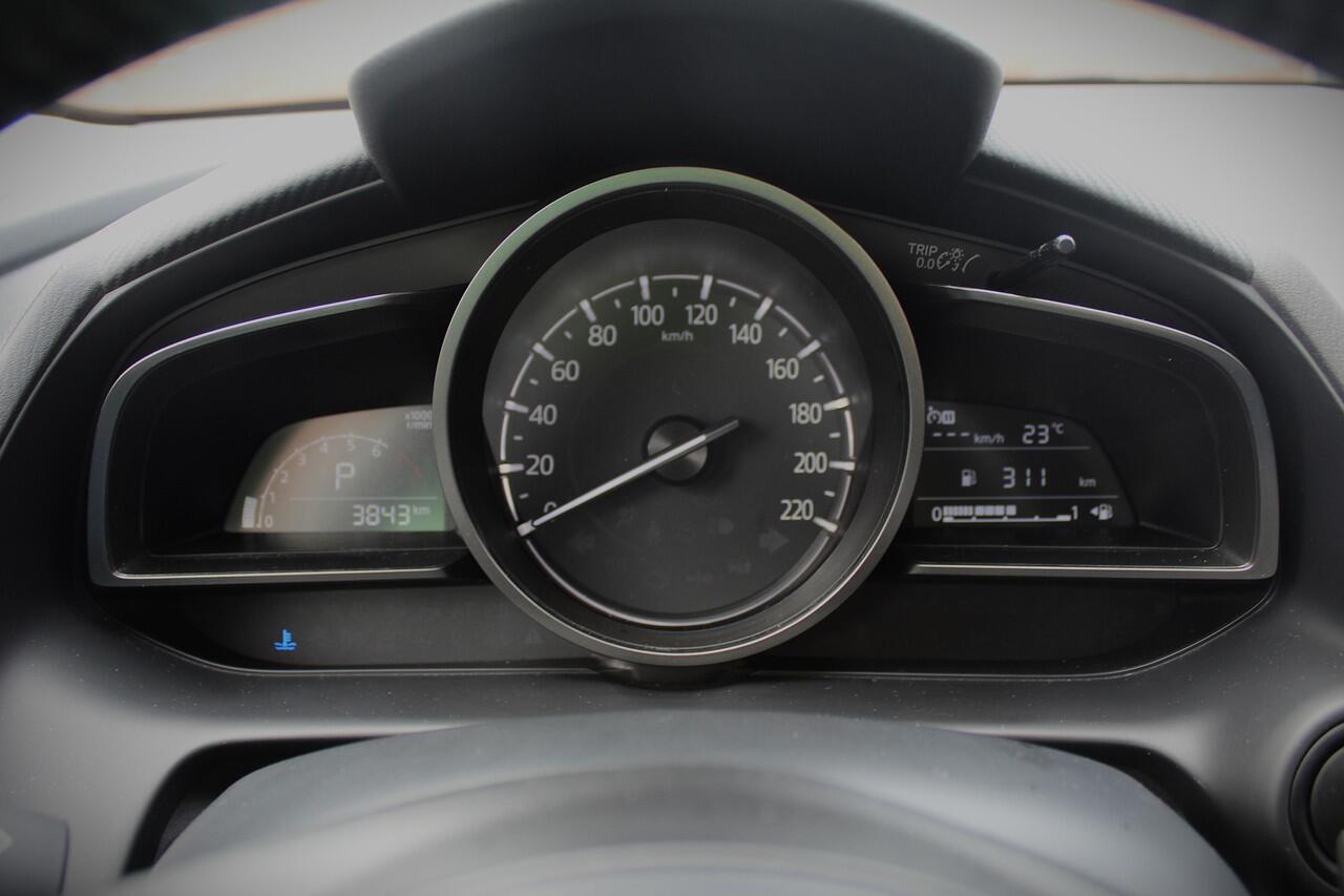 Mazda 2 1.5 SkyActiv-G 90 Homura - Stoel- stuurverwarming, Cruise, Achteruitrijcamera, Airco!