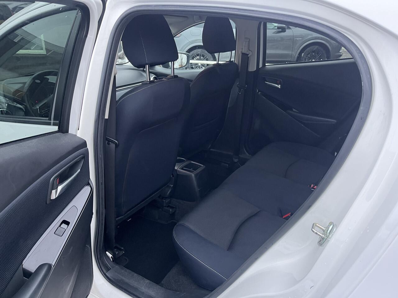 Mazda 2 1.5 Skyactiv-G Luxury CARPLAY CLIMA STOELVERWARMING