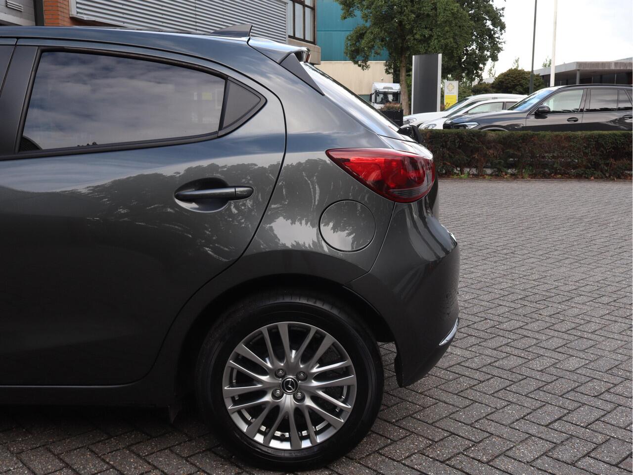 Mazda 2 1.5 Skyactiv-G Luxury 1e EIGENAAR | KEYLESS | STOEL/STUURVERWARMING | CAM | CRUISE | LAGE KM-STAND