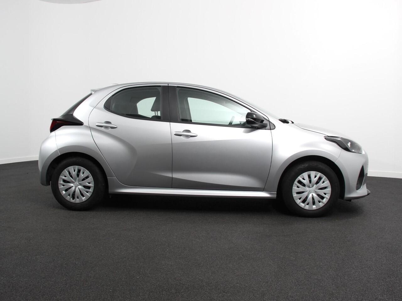 Mazda 2 Hybrid 1.5 Prime-line Airco Adaptieve cruise control Achteruitrijcamera Lane assist Radio Apple Carplay/ Android auto