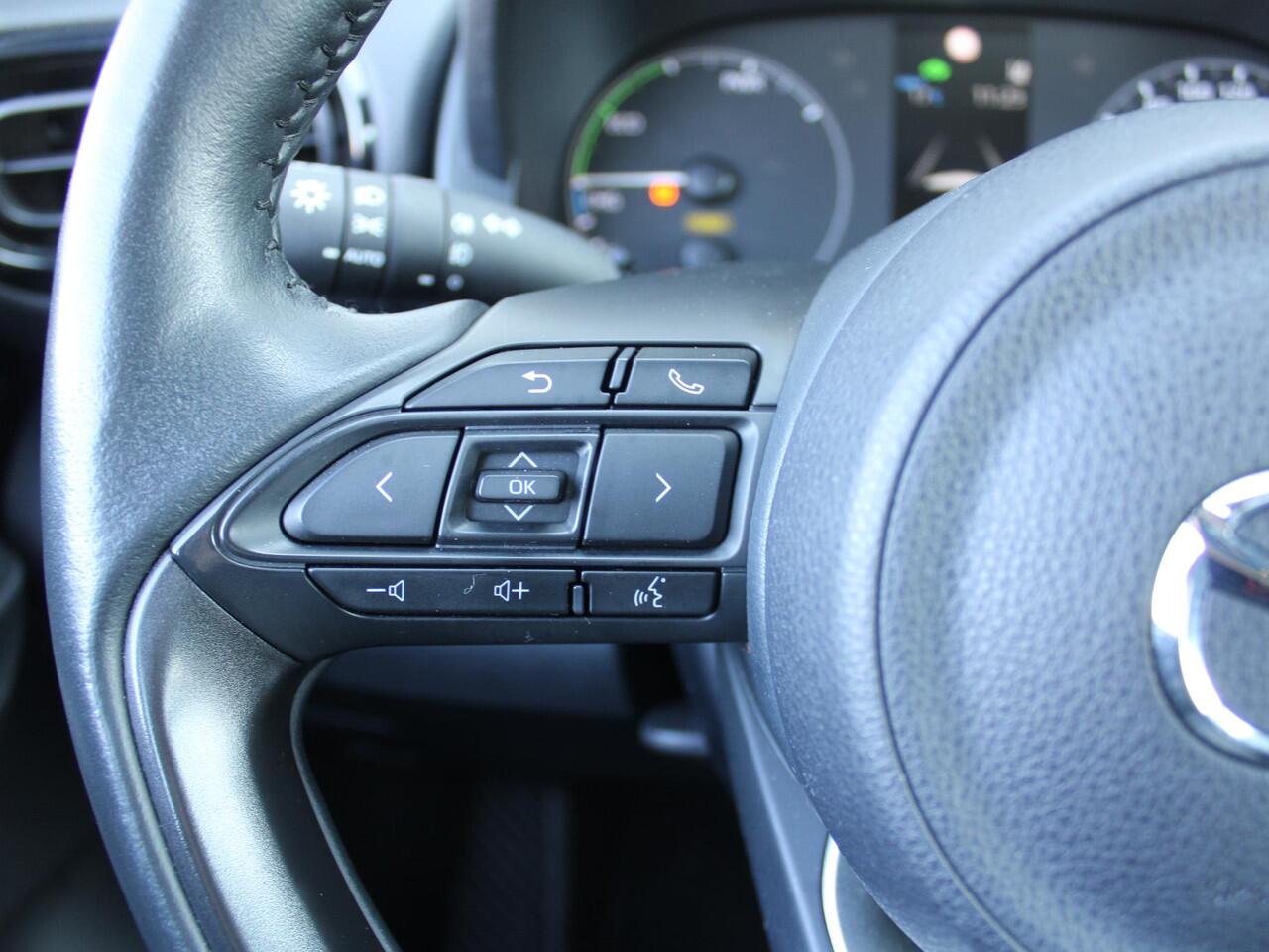 Mazda 2 Hybrid 1.5 Agile | Stuur-/stoelverwarming | Camera | 15" LM | Cruise adapt. | Airco |