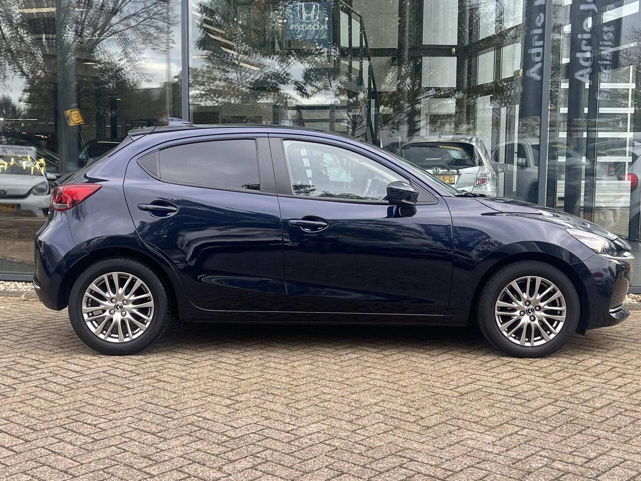 Mazda 2 1.5 Skyactiv-G Luxury 1e EIGENAAR | NED. AUTO| DEALER ONDERHOUDEN | * 6 JAAR GARANTIE | PARKEERSENSOREN ACHTER | CARPLAY | STOEL- EN STUURVERWARMING | CLIMATE CONTROL | KEYLESS |