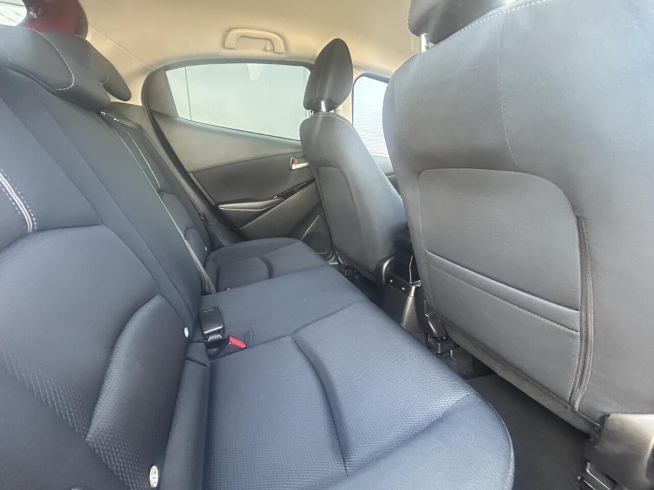 Mazda 2 1.5 Skyactiv-G Luxury / Trekhaak / Camera / Armsteun