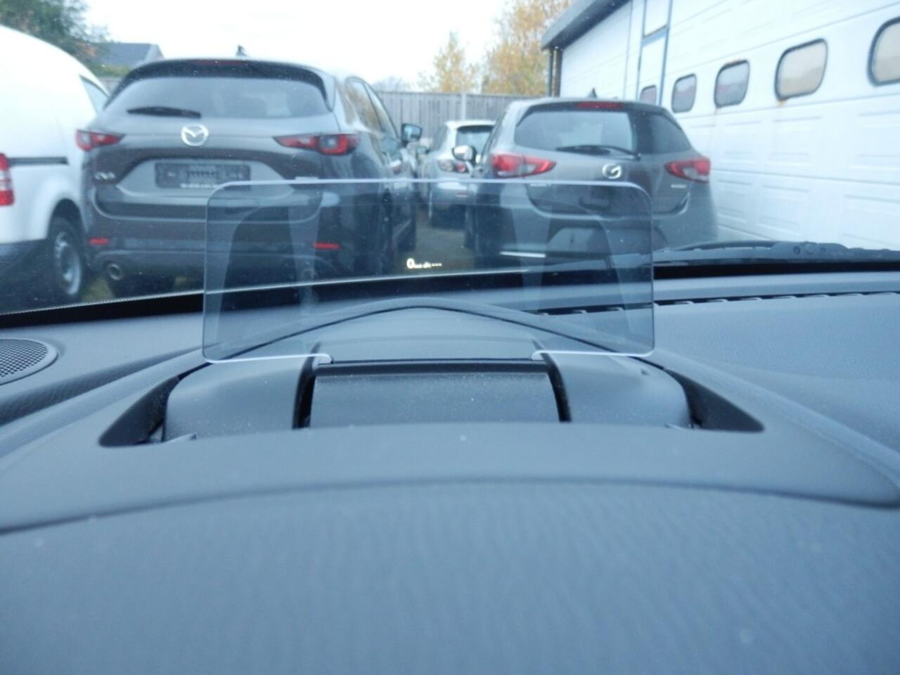 Mazda 2 1.5 SKYACT-G LUXURY / automaat / 16 inch alu / Head-up display