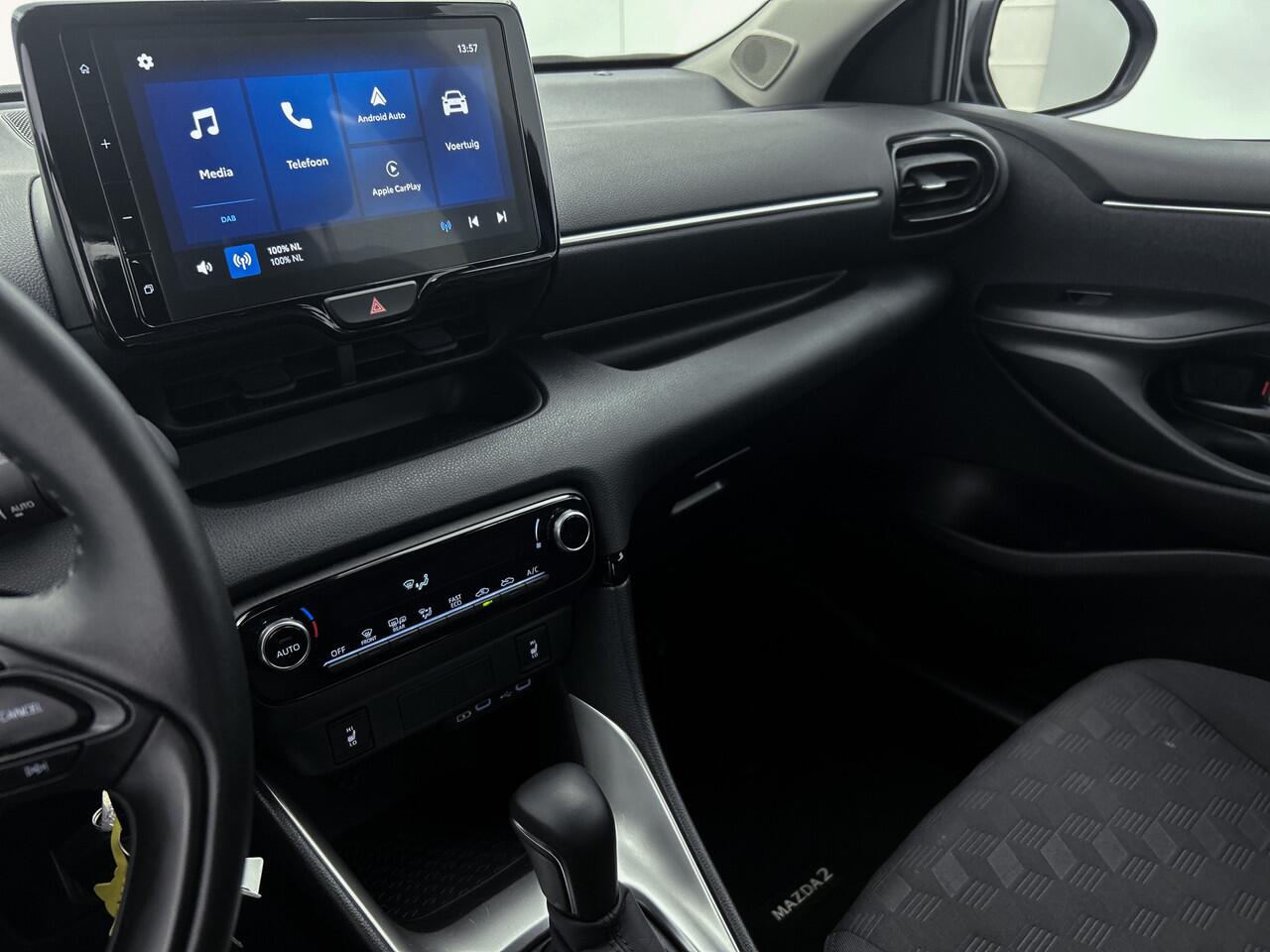 Mazda 2 Hybrid 1.5 Centre-line | Achteruitrijcamera | Lichtmetalen velgen | Apple Carplay/Android Auto | Climate control |