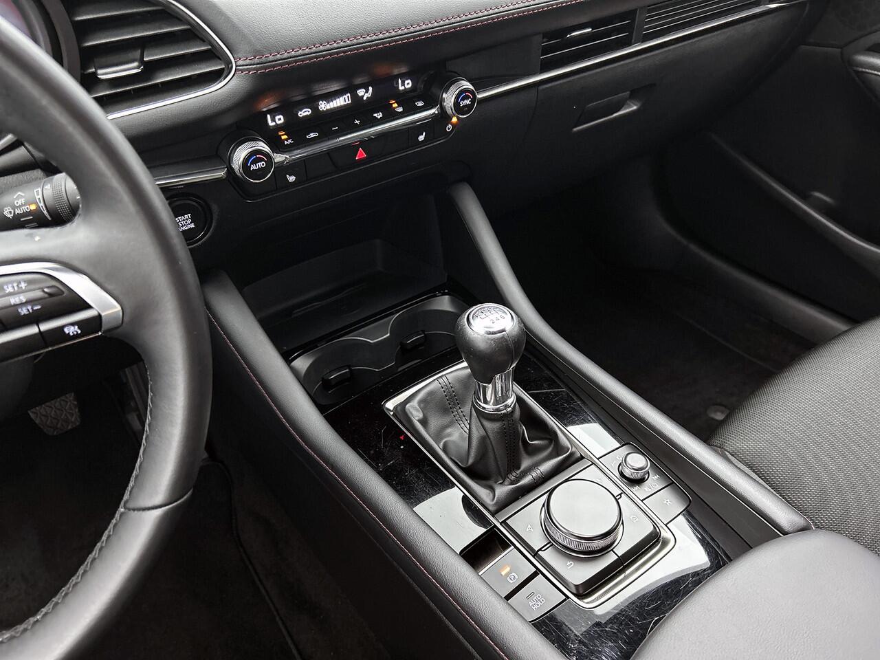 Mazda 3 2.0 e-SkyActiv-X M Hybrid 186 Homura | Navigatie | Camera achter | Cruise contr. adaptief | PDC |