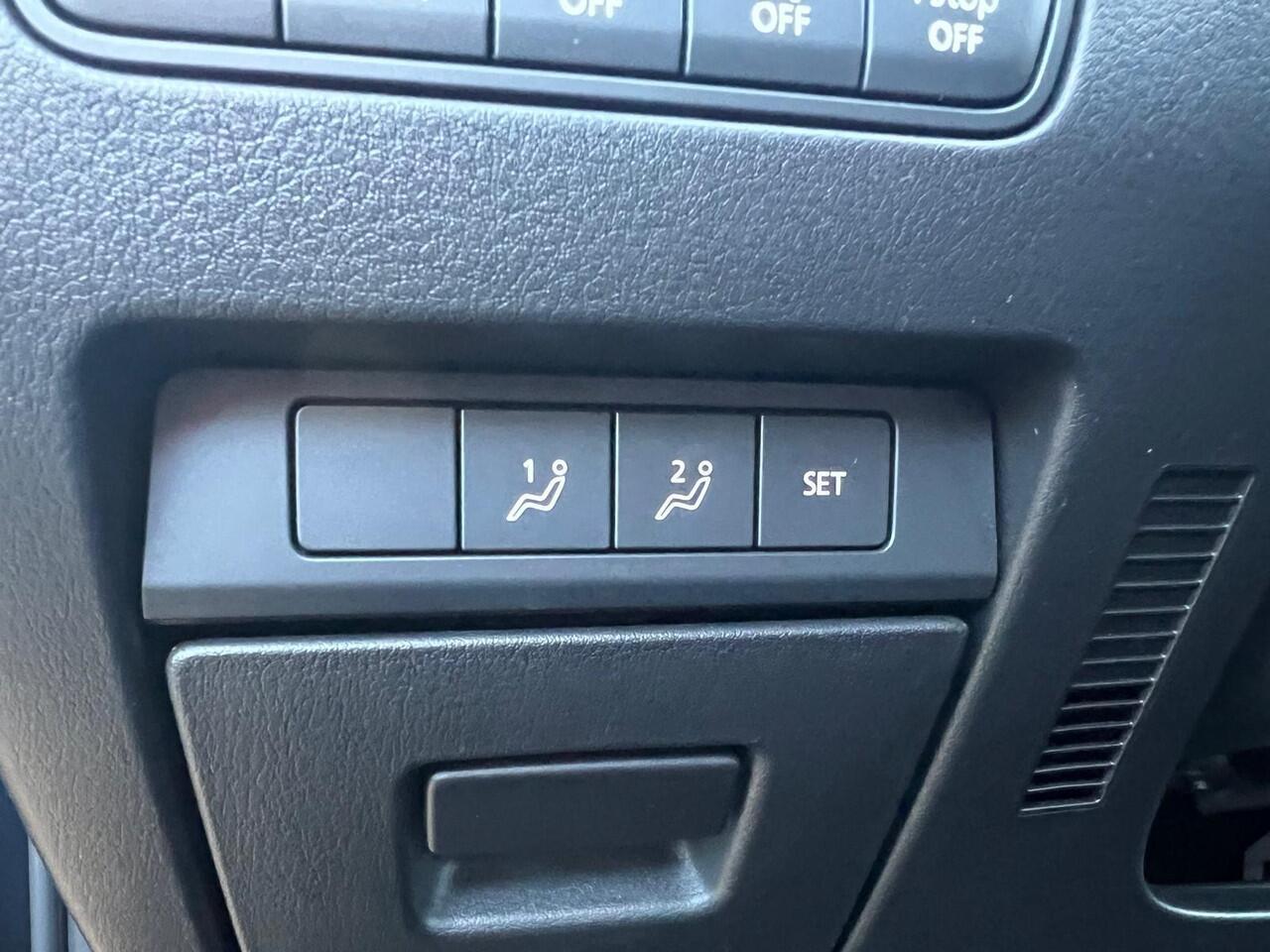 Mazda 3 2.0 e-SkyActiv-X M Hybrid 186 Luxury AUTOMAAT | i-ACTIVE PACK | SUNROOF | LEDER | Bose AUDIO | 360 CAMERA | ALTIJD DEALER ONDERHOUDEN |