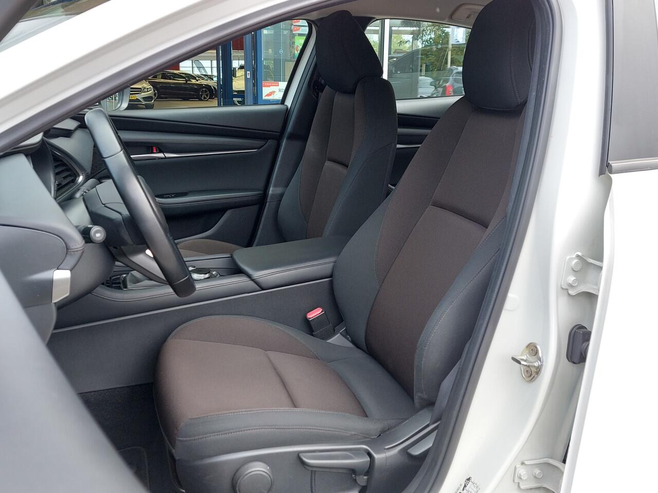 Mazda 3 2.0 e-SkyActiv-G M Hybrid 122pk | Origineel NL | Navi | Apple Carplay + Android Auto | Airco | Adap.Cruise | Led Koplampen | Pdc+Camera | Rijstrook+Licht+Regensensor | 16''lm