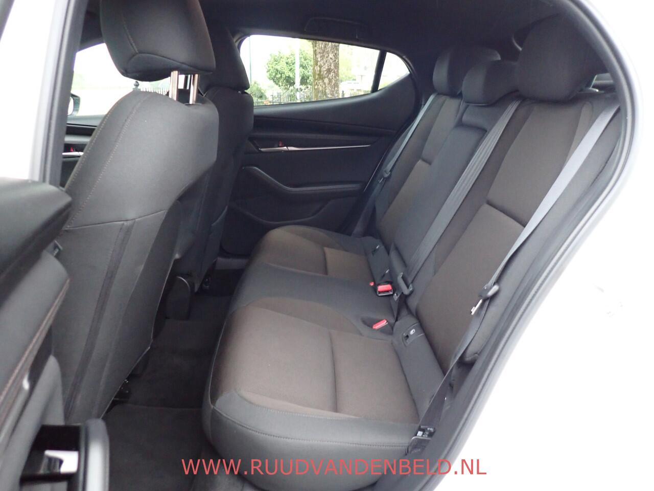 Mazda 3 2.0 e-SkyActiv-G M Hybrid HEADUP / ACC / CARPLAY / DAB