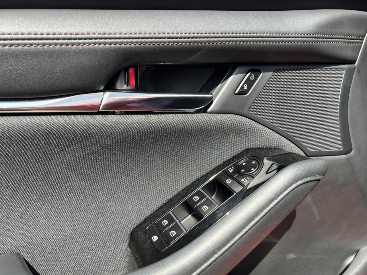 Mazda 3 2.0 e-SA-G Sportive | Head Up Display | Cruise Control | Navigat