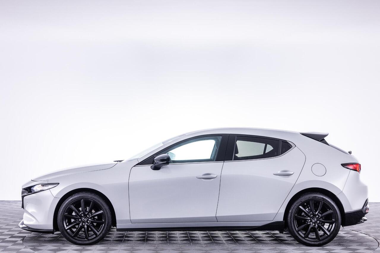 Mazda 3 2.5 e-SkyActiv-G M Hybrid 140 Homura | AEROPAKKET | APPLE CARPLAY | DODEHOEKDETECTIE | ADAPTIEF CRUISE CONTROL | HEAD UP | 18 INCH LM | DEMO | *6 JAAR FABRIEKSGARANTIE |