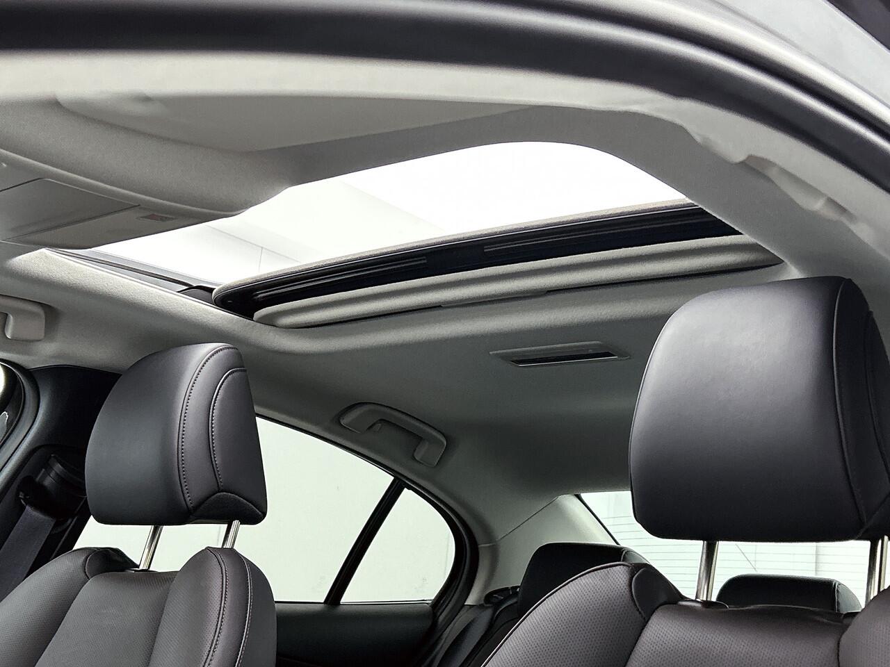 Mazda 3 2.0 e-SkyActiv-X M Hybrid 186 Takumi Schuifdak | Bose | Memory seats | BTW