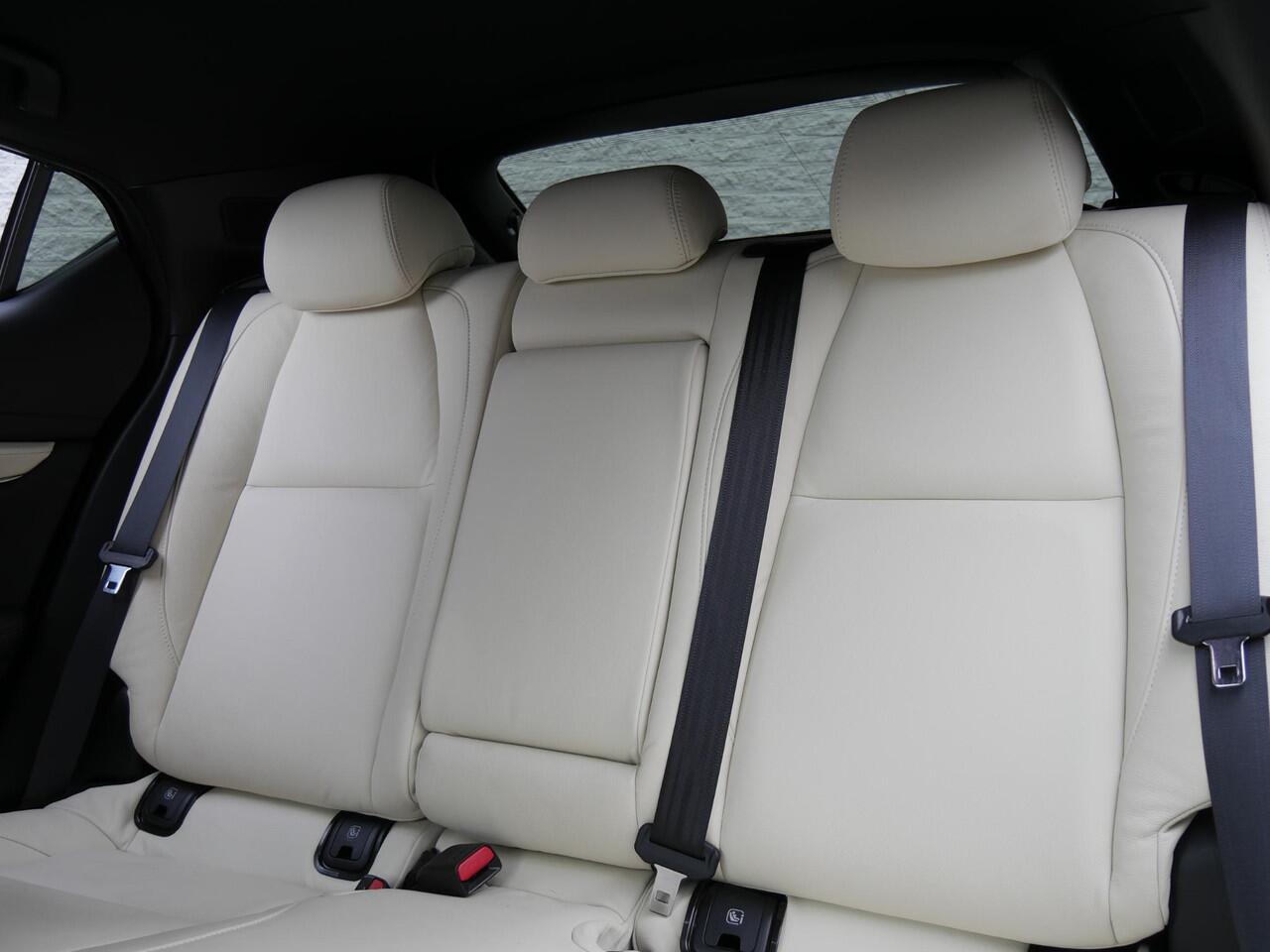 Mazda 3 2.0 150PK SPORTIVE/ LEER/ BOSE/ 18INCH/ NL-AUTO VAN 1STE EIGENAAR