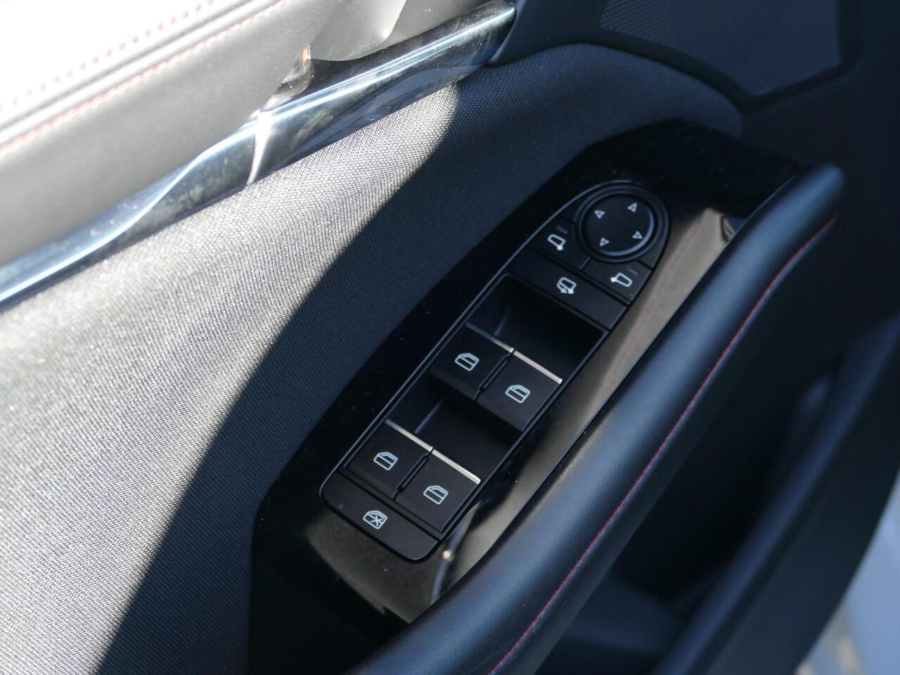 Mazda 3 2.0 e-SkyActiv-X M Hybrid 186 Homura | Apple Carplay | Navigatie | Adaptieve Cruise Control | Camera | Stoelverwarming | RIJKLAARPRIJS!