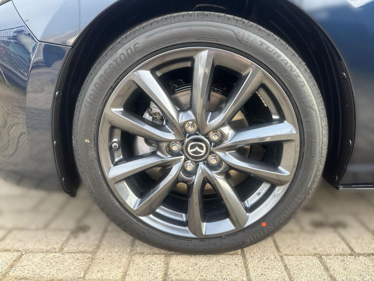 Mazda 3 2.5 e-SkyActiv-G M Hybrid 140 Takumi | Rijklaar | Apple Carplay | Cruise adaptief | Camera