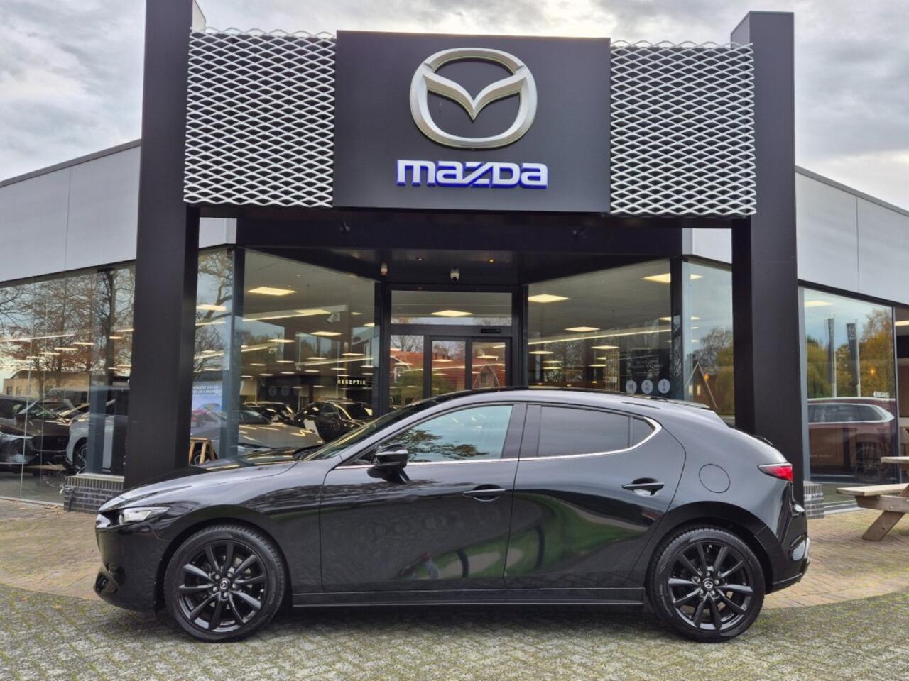 Mazda 3 E- SKYACTIV- G 2.0 150 6MT M-HYBRID HOMURA