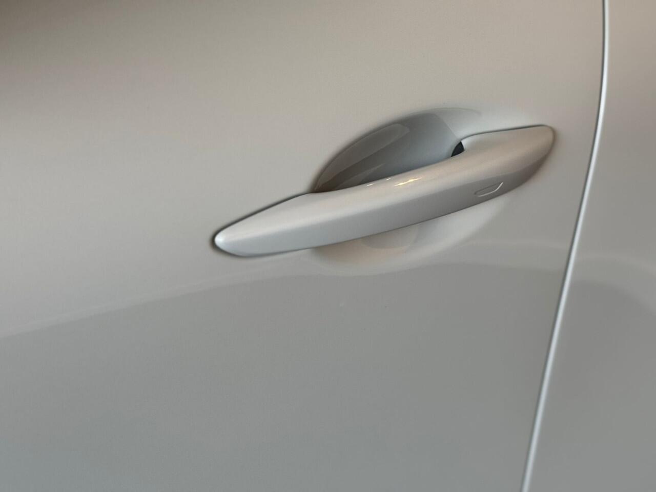 Mazda 3 2.0 e-SkyActiv-G M Hybrid 122 Homura