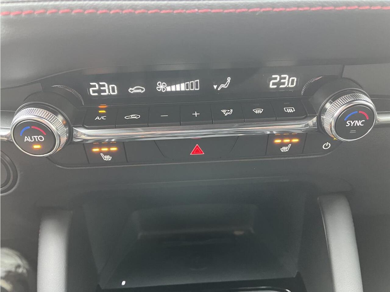 Mazda 3 2.0 e-SkyActiv-G M Hybrid 150 Homura