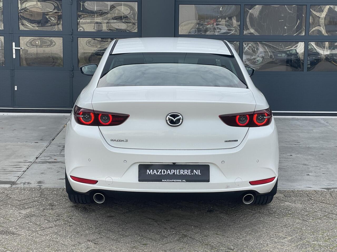 Mazda 3 2.0 e-SkyActiv-X M Hybrid 180 Luxury Climate control | WINTERPAKKET | LEDER | NAVIGATIE