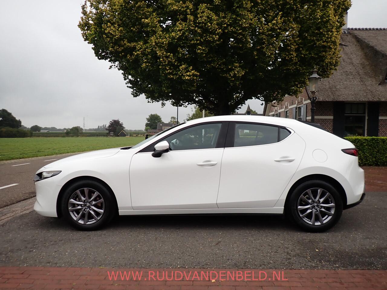 Mazda 3 2.0 e-SkyActiv-G M Hybrid HEADUP / ACC / CARPLAY / DAB
