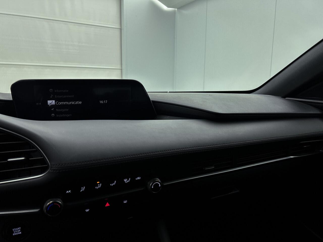 Mazda 3 2.0 e-SkyActiv-G M Hybrid Automaat | Navigatie | Parkeersensoren | Lichtmetalen velgen | Climate control |