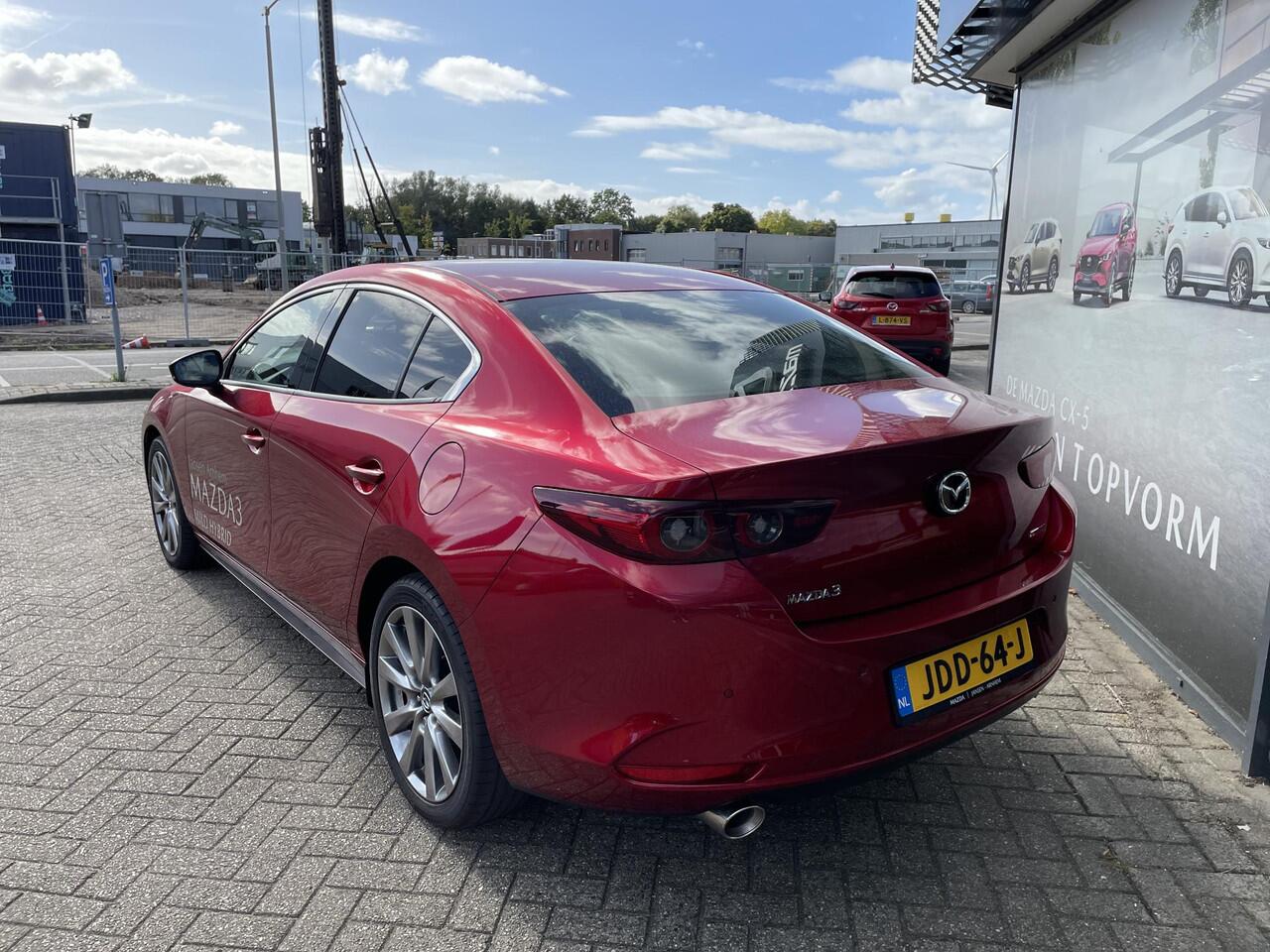 Mazda 3 3 Sedan 2.0 E-SkyActiv-X 186 Takumi , Demovoordeel ¤ 5.000,- , Automaat, Leder, Bose, 360 Camera, HUD, LMV 18 Inch, Clima, Stoelverwarming, Stuurverwarming, Navi, Apple Carplay, LKA, Adap. Cruise