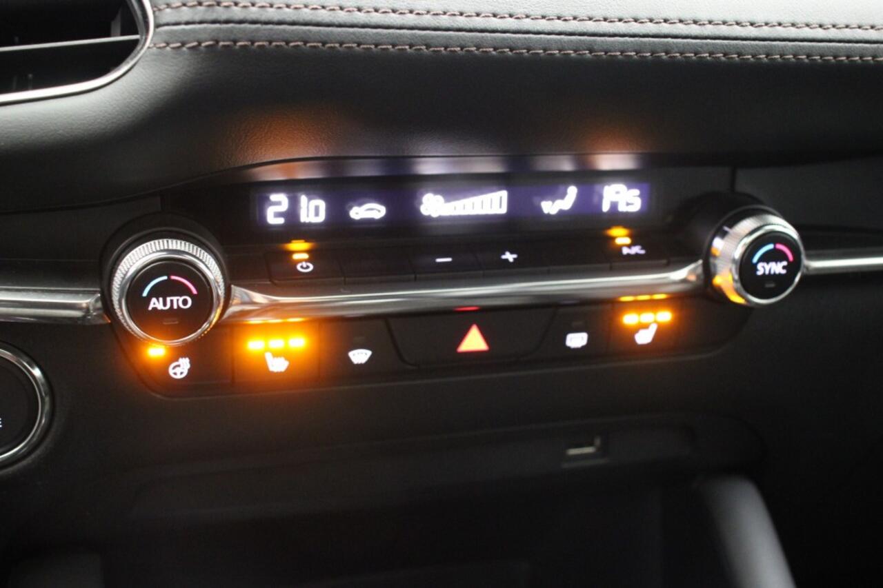 Mazda 3 2.0 e-SkyActiv-X M Hybrid 186 Luxury - Carplay, Dakraam, Leer, Camera, Stuur/Stoelverw.