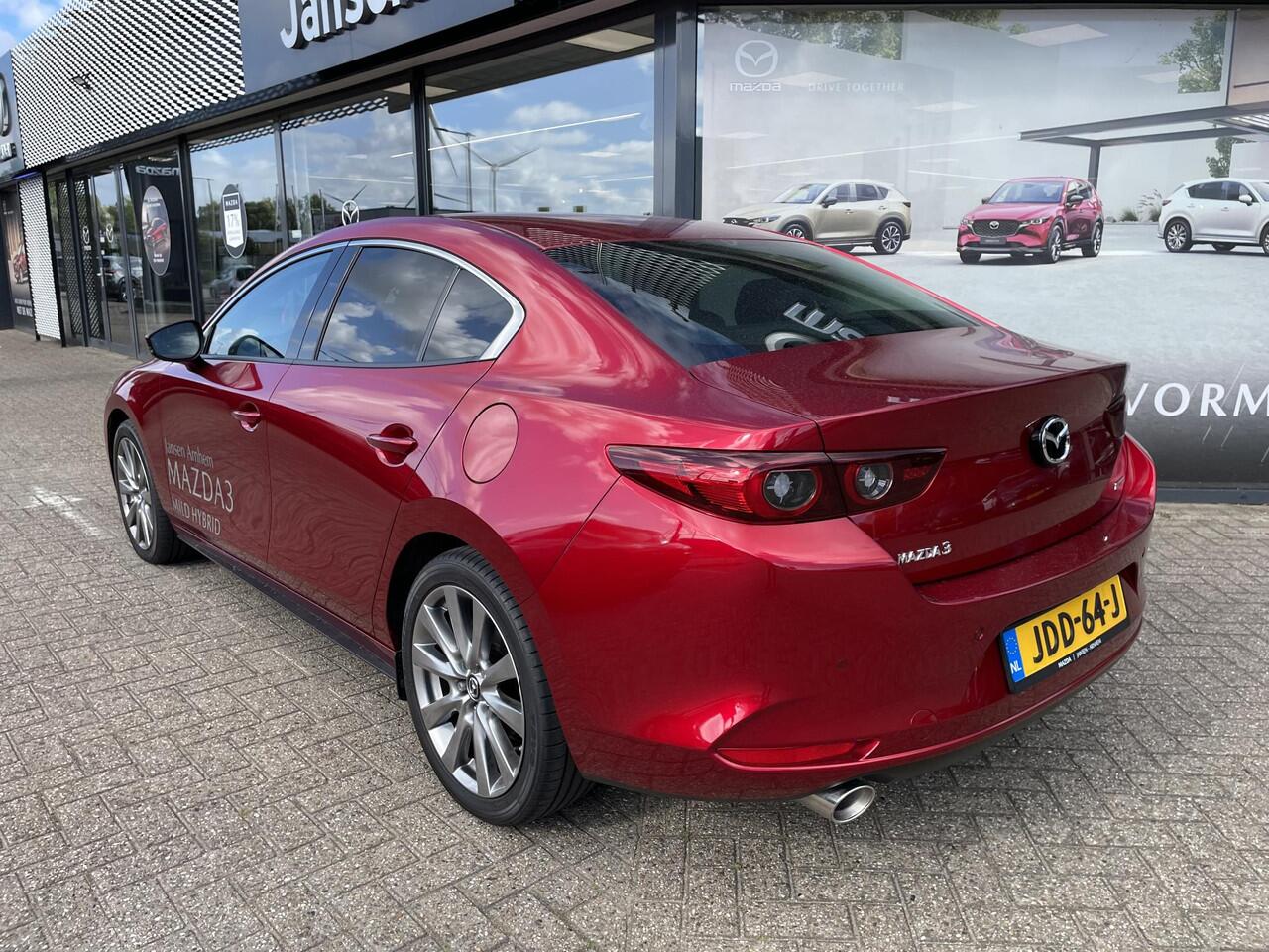 Mazda 3 3 Sedan 2.0 E-SkyActiv-X 186 Takumi , Demovoordeel ¤ 5.000,- , Automaat, Leder, Bose, 360 Camera, HUD, LMV 18 Inch, Clima, Stoelverwarming, Stuurverwarming, Navi, Apple Carplay, LKA, Adap. Cruise