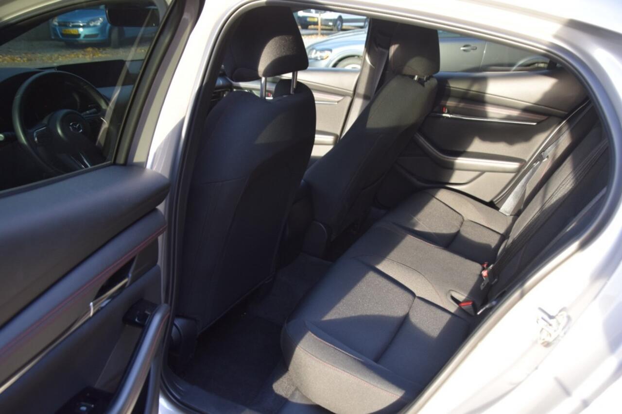 Mazda 3 2.5 E-SA-G HOMURA