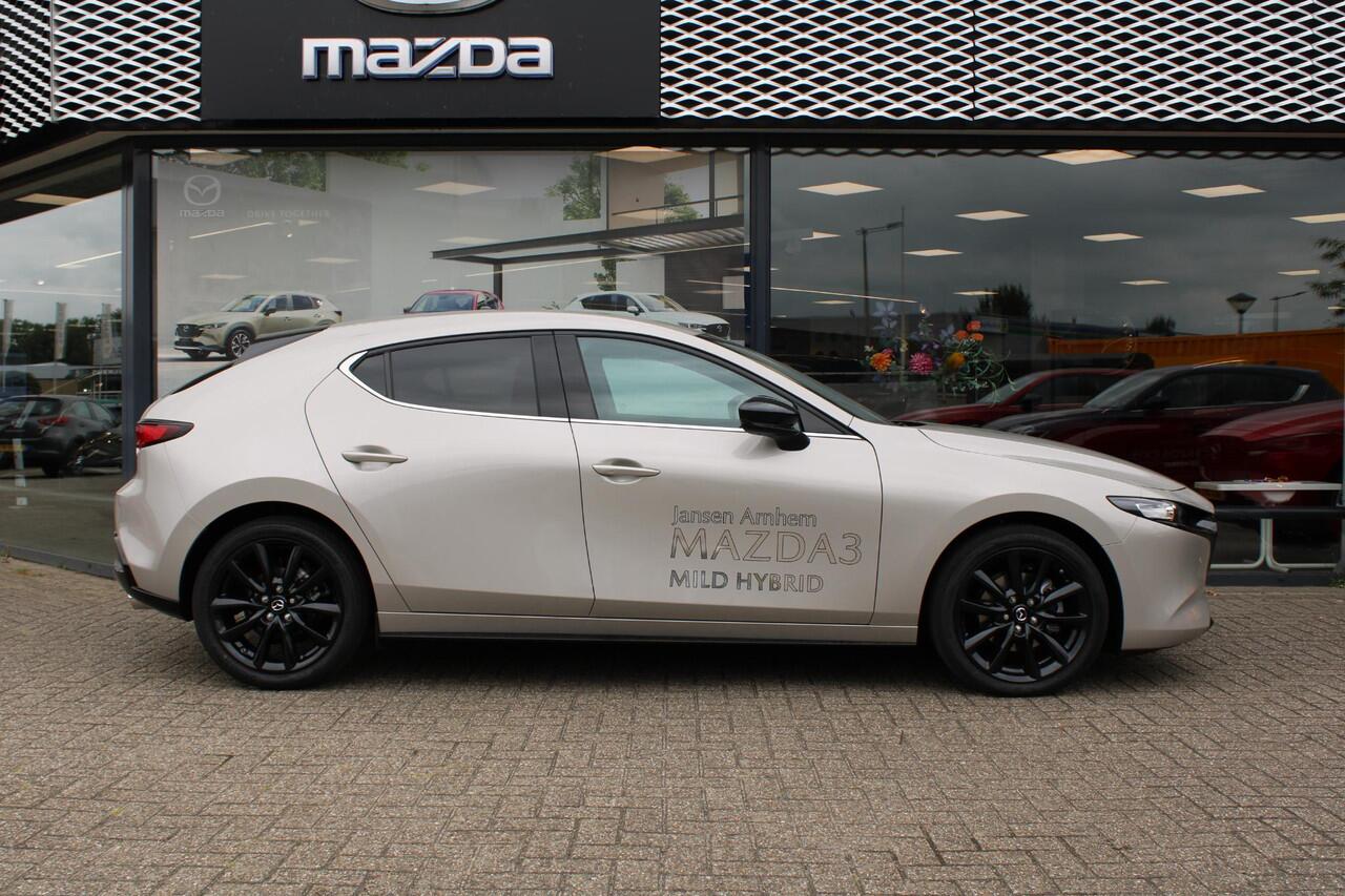 Mazda 3 HB 2.0 e-SkyActiv-X 186 M Hybrid Nagisa , Demovoordeel ¤ 7.340,-, Automaat, Bruin Leder, Bose, Navi, Adap.Cruise, Clima, Apple Carplay, Camera, PDC, HUD, Stoelverwarming, 18" LMV