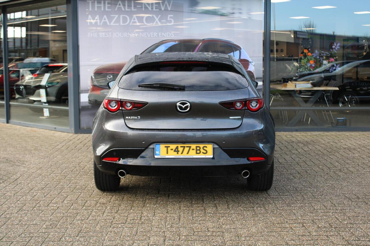Mazda 3 2.0 e-SkyActiv-G M Hybrid 150 Homura , Adap. Cruise, LMV 18 Inch, PDC, Camera, Navi, Apple Carplay, Clima, Stoelverwarming, HUD, Stoffen bekleding