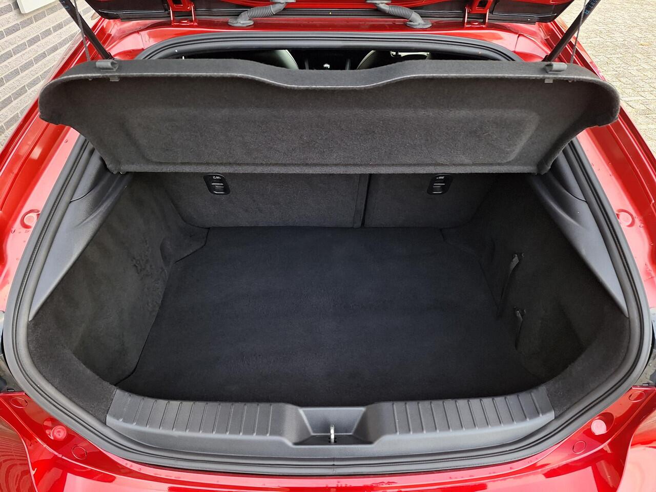 Mazda 3 2.0 e-SkyActiv-G M Hybrid 122 Luxury | Apple Carplay | 360 graden camera | Adaptief Cruise Control | Bose Premium Soundsysteem | Stoel/stuurverwarming |